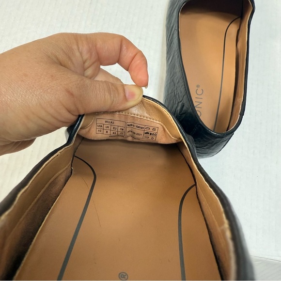 Vionic Black Leather Slip-On Loafers Sleek DesignSize 10 - Picture 7 of 10